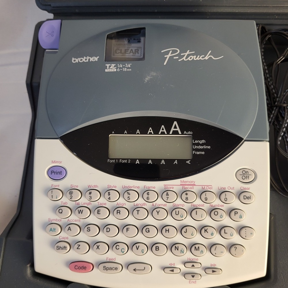 Brother PT-1800/1810 Label Maker + Hard Case